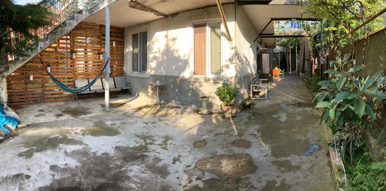 באטומי Guest House Barbi מראה חיצוני תמונה