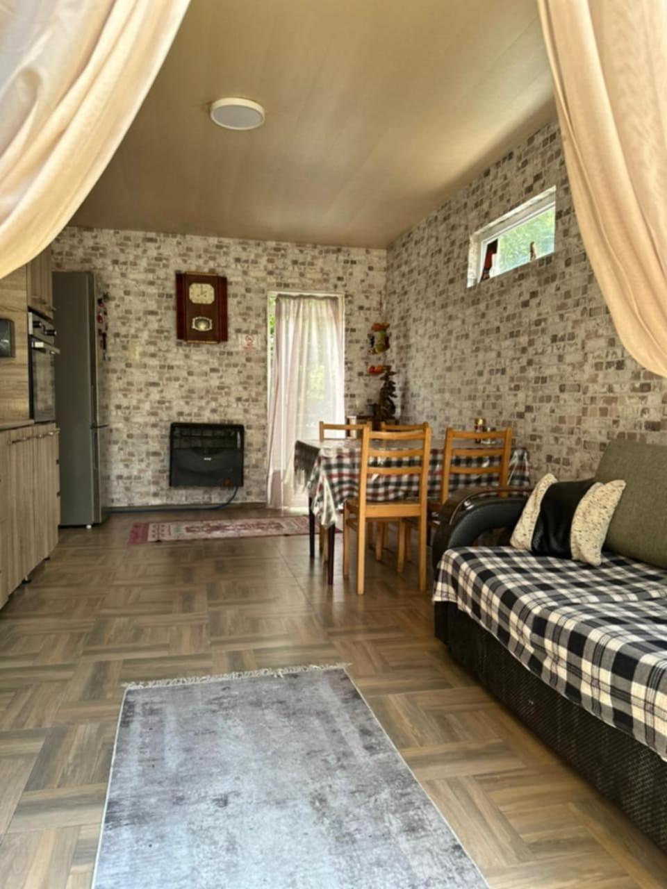 באטומי Guest House Barbi מראה חיצוני תמונה