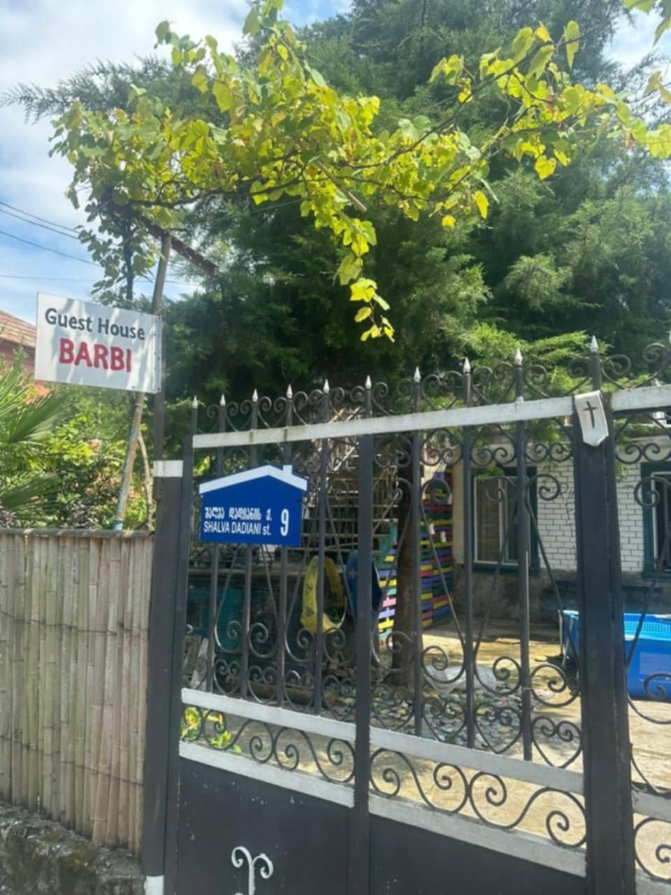 באטומי Guest House Barbi מראה חיצוני תמונה